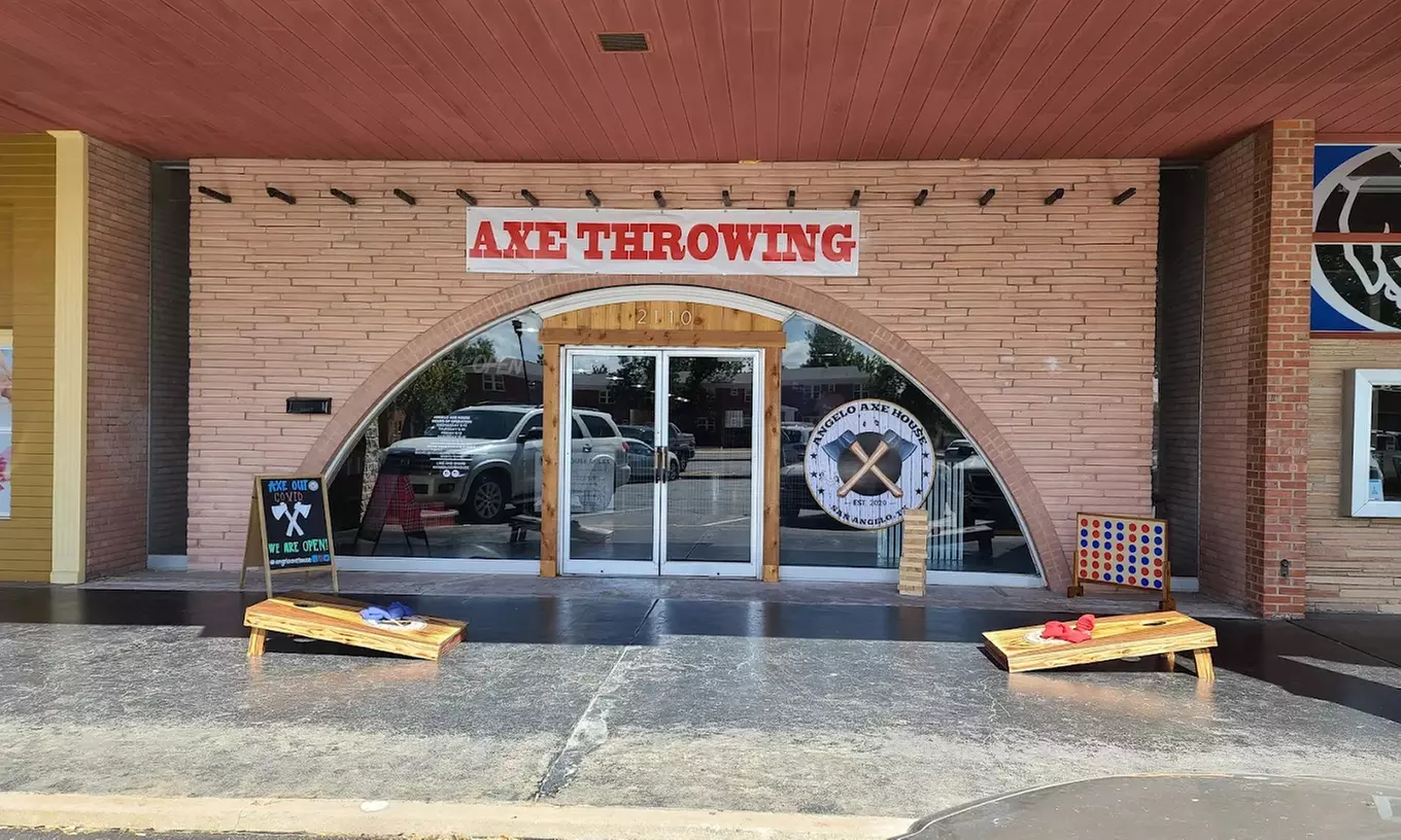 Experience the Thrill: Guided Axe‑Throwing Sessions at Angelo Axe House - Second Medium