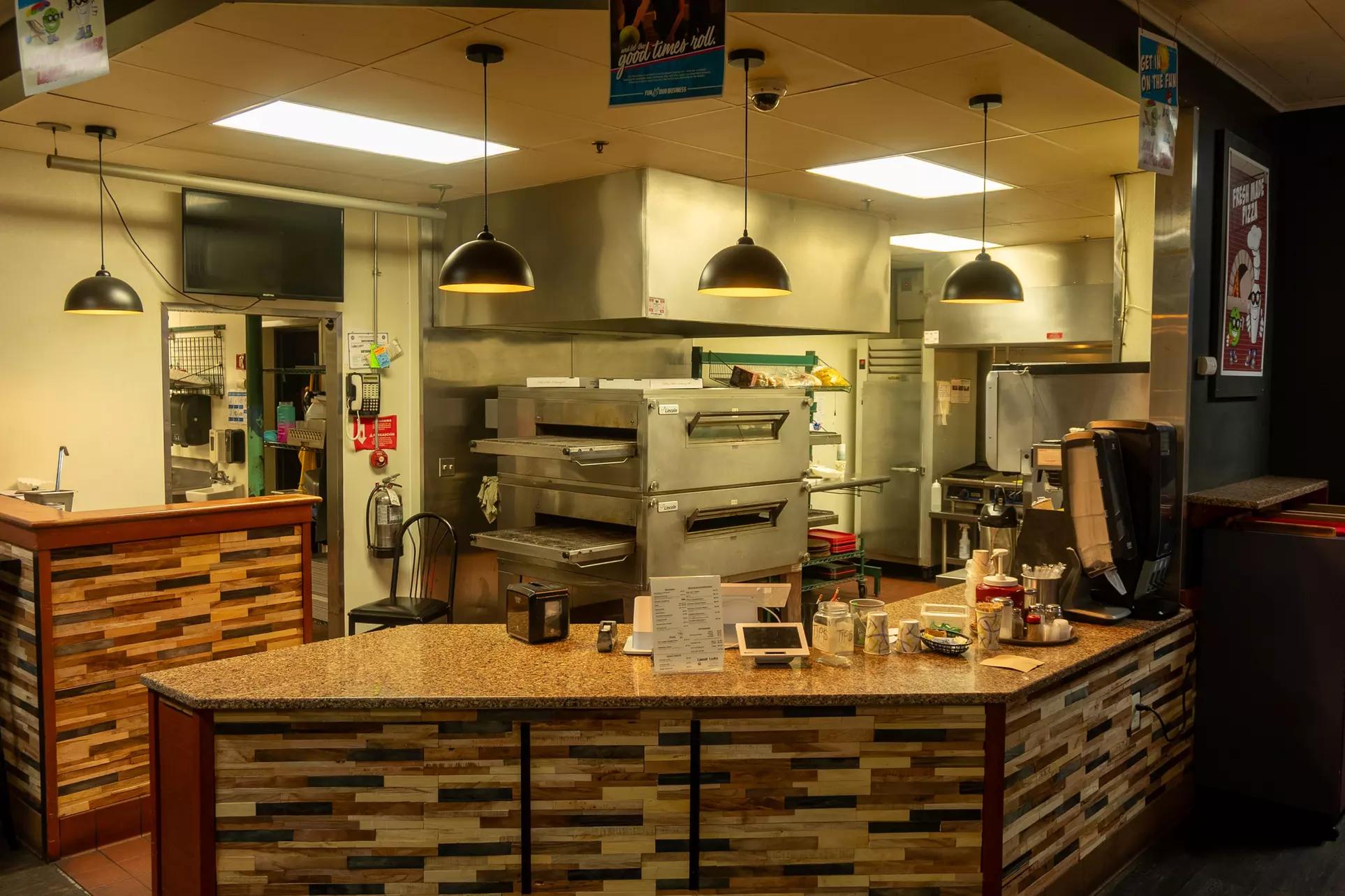 Enjoy 60- or 90-Min Unlimited Bowling for Five People At Linden Lanes