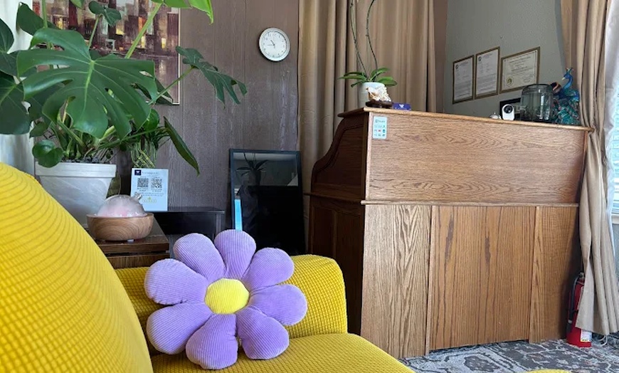 Image 4: Relax with a Swedish/Deep Tissue Massage