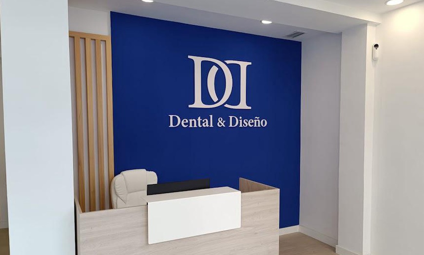 Image 5: 1 o 2 sesiones de blanqueamiento led con revisión para 1 persona