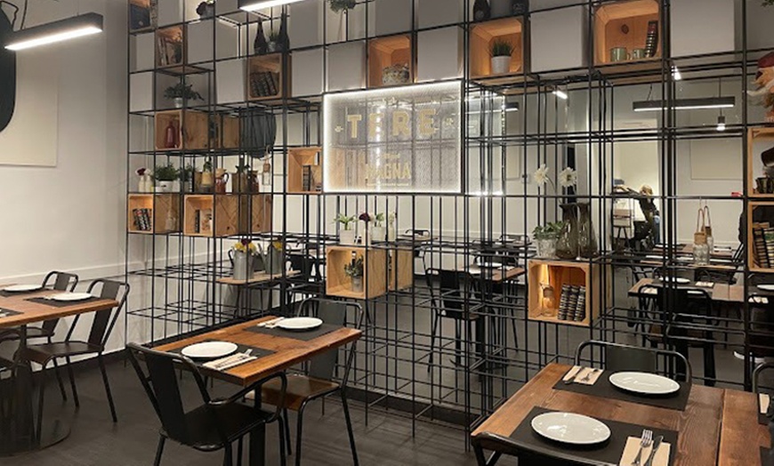 Image 5: Menú para 2 o 4 personas con opción a botella de vino
