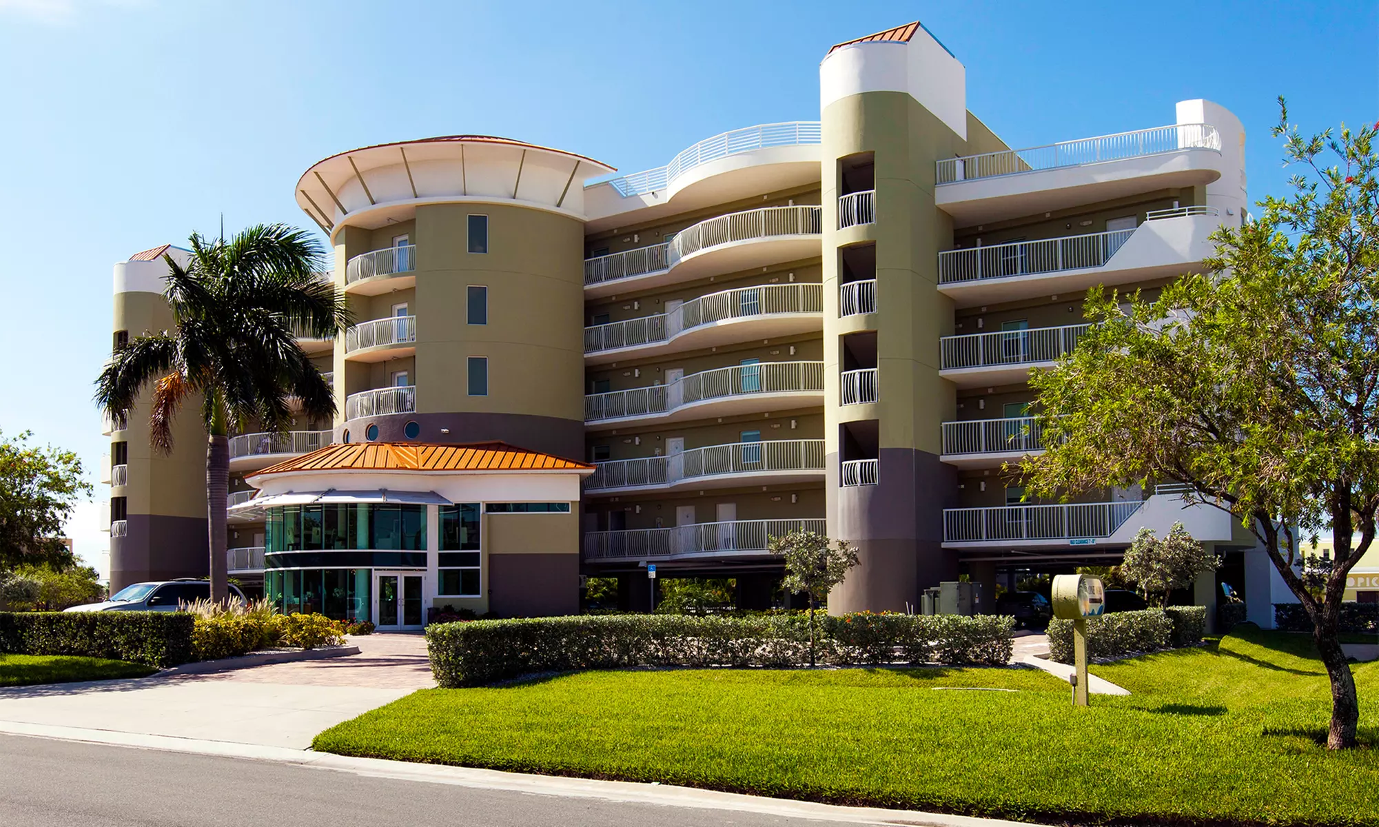 Crystal Palms Beach Resort Hotel - Steps from the Sand with Oceanview Rooms & Poolside Bliss
