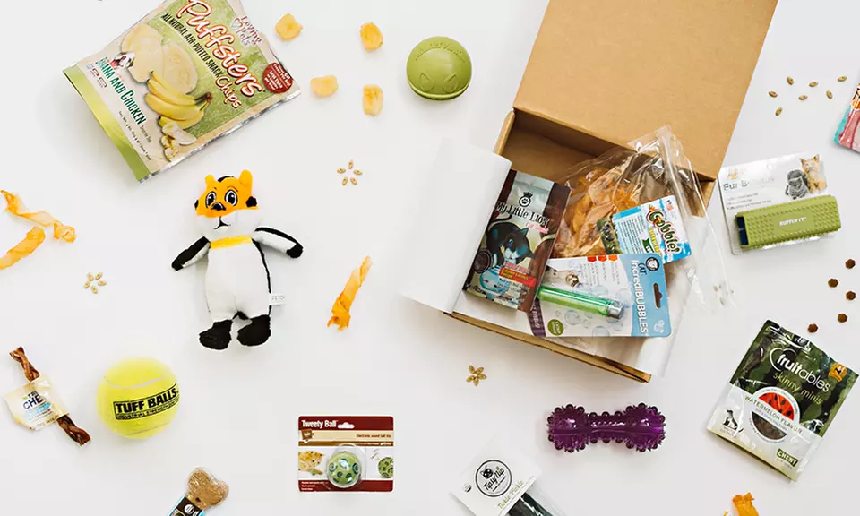 $15 Off a Dog & Cat Subscription Box from RescueBox - Second Medium