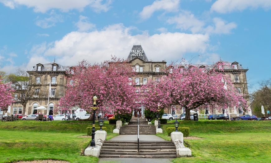 Image 1: Buxton: One Night with Breakfast and Leisure Access