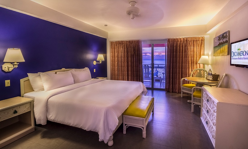 Image 5: ✈ 3-Night All-Inclusive Grand Decameron Montego Beach Vacation w/Air