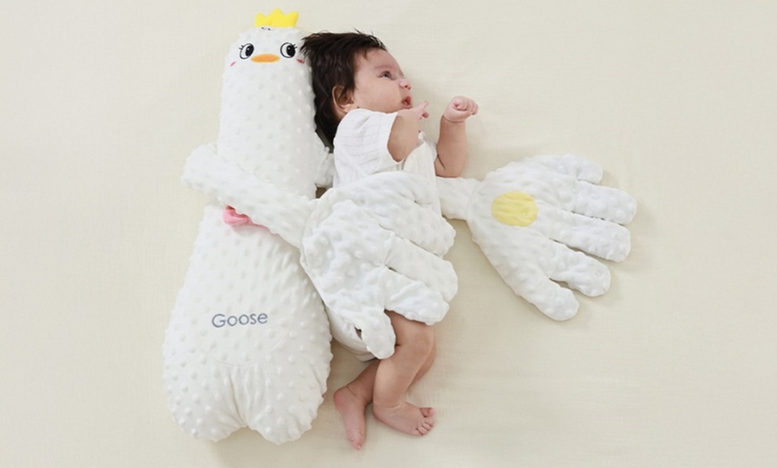Image 7: Soothing Baby Sleep Pillow with Remote Control