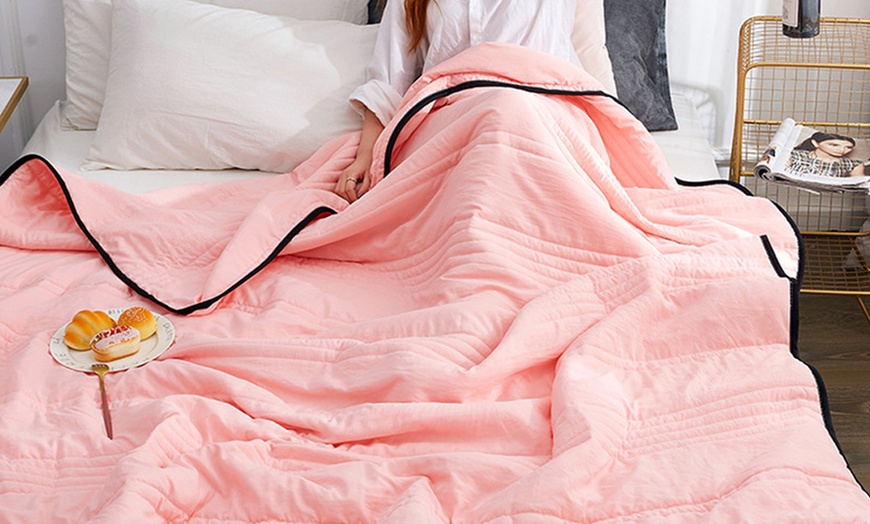 Image 16: Air-Conditioned Thin Quilt