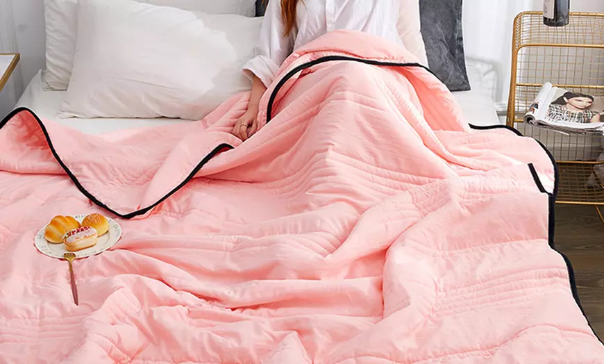Image 16: Air-Conditioned Thin Quilt