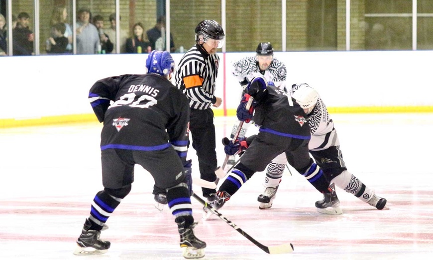 Image 6: Invicta Mustangs Ice Hockey Team