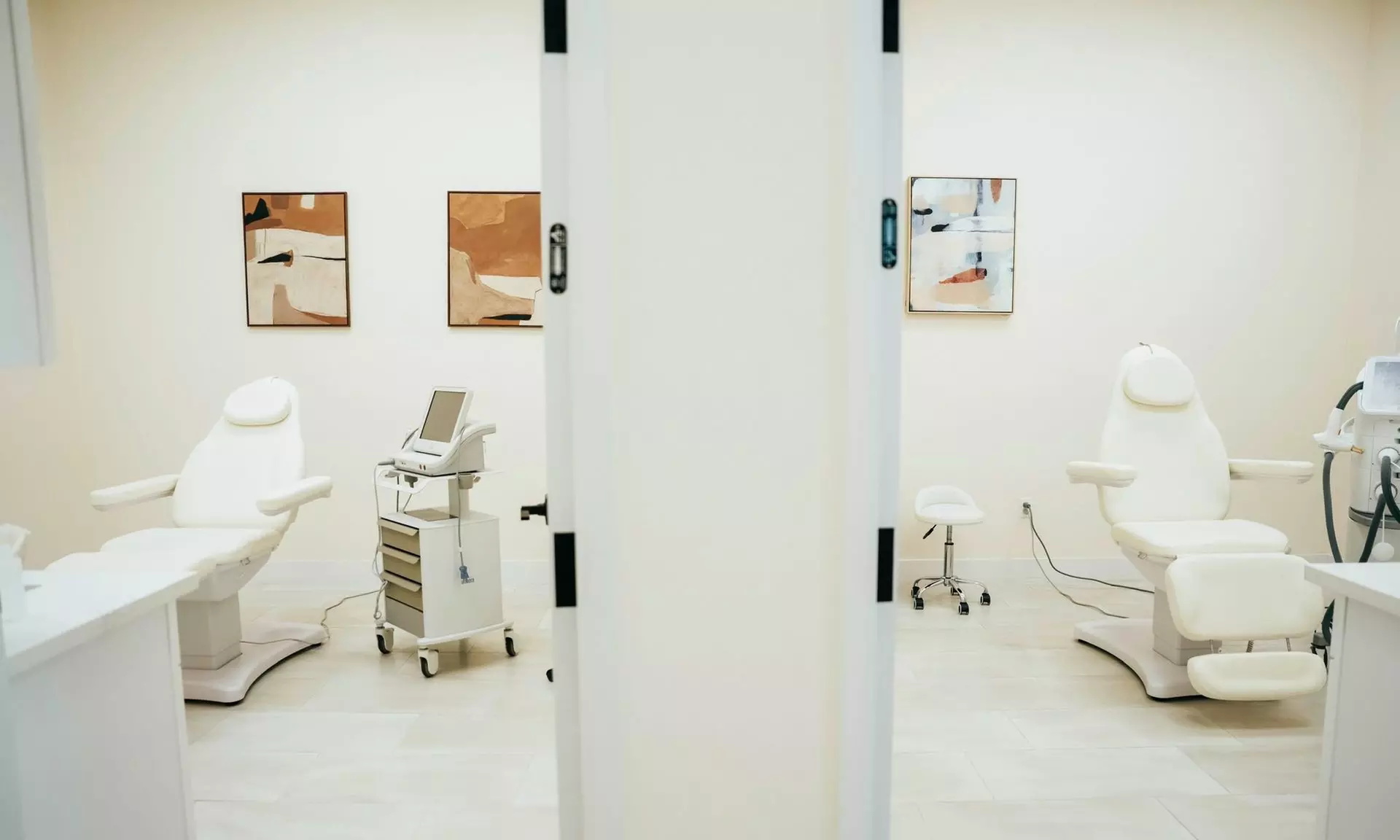 One Syringe of Revanesse Versa for Lips or Face at Milan Medical