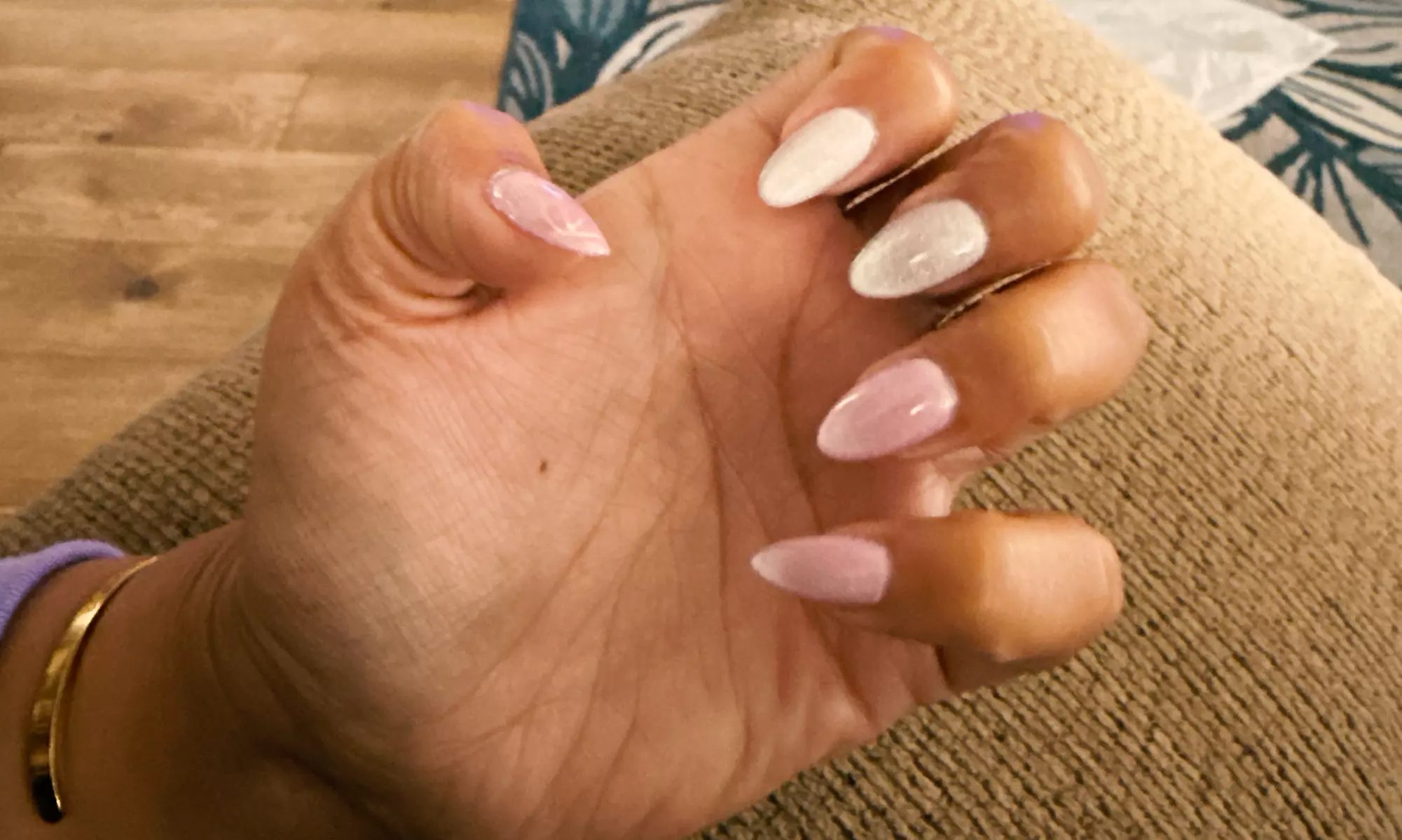 Hard Gel Overlay Strengthens and Supports Natural Nail Growth, Needing Only a Refill (Up to 18% Off) - Second Medium