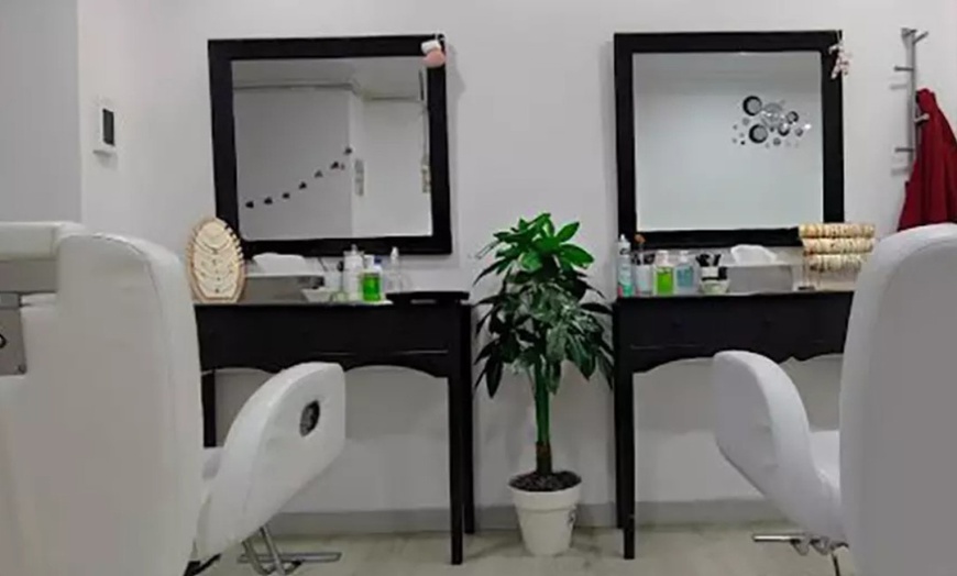 Image 2: ¡Vaya ojazos! Extensión de pestañas con opción a depilación cejas 