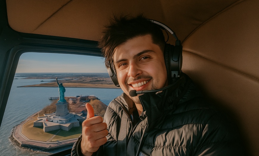 Image 5: Enjoy Breathtaking Views of New York City on a Private Helicopter Tour