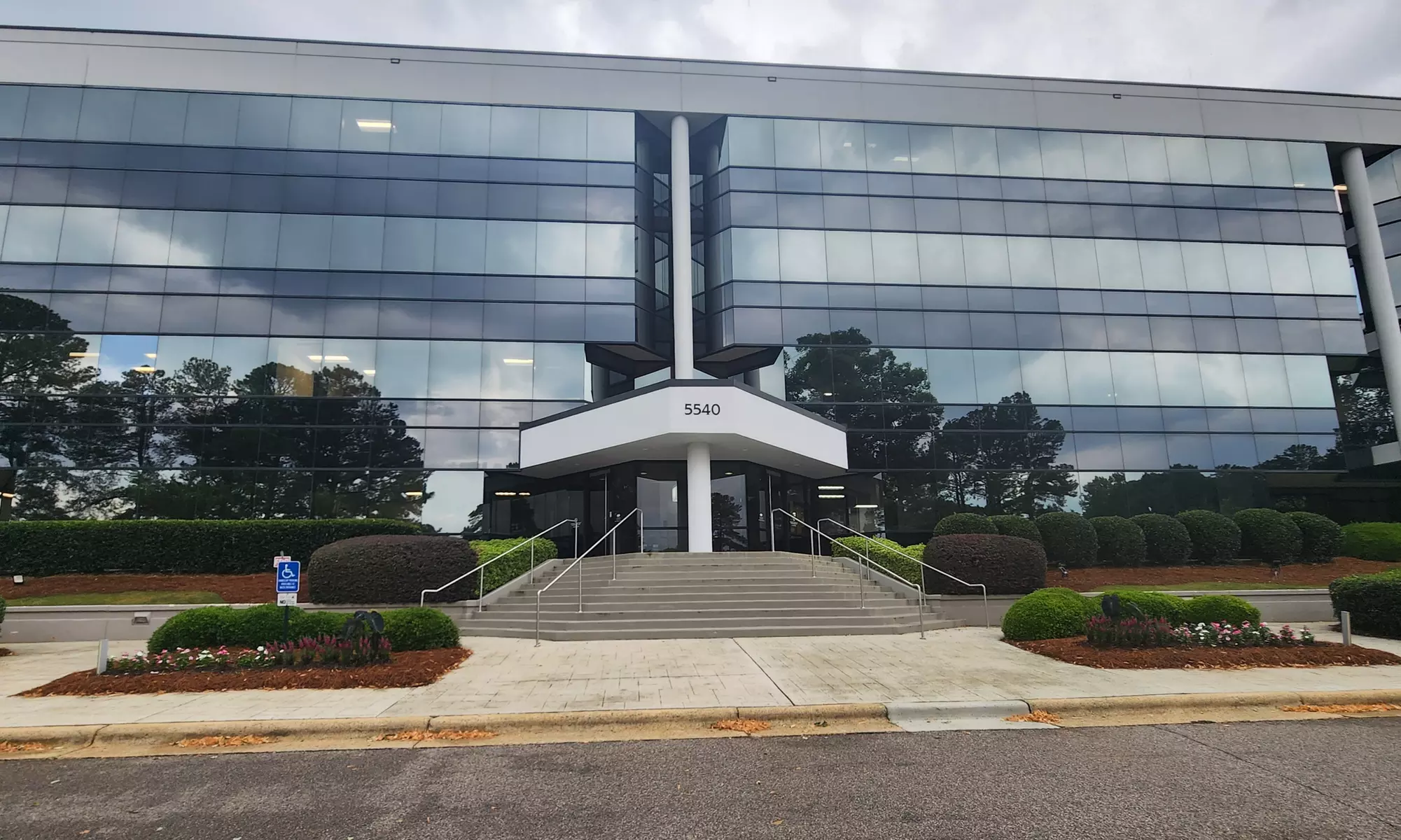 Get LASIK Surgery for One or Two Eyes with Consultation