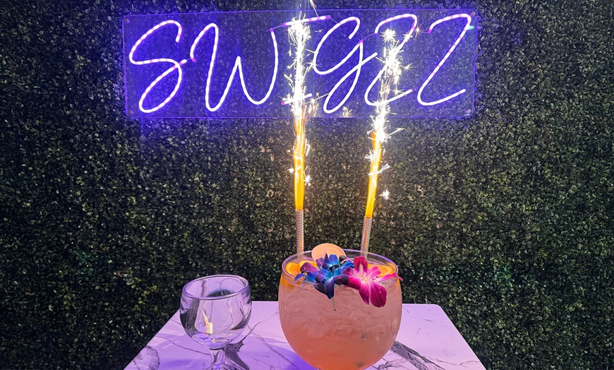 Image 6: Brunch or Dinner with Cocktails at Swigzz Restaurant & Lounge