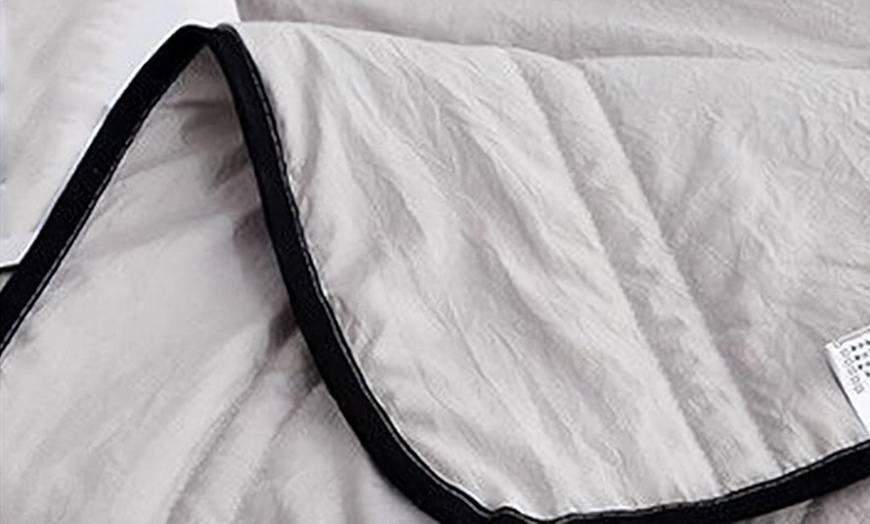 Image 13: Air-Conditioned Thin Quilt
