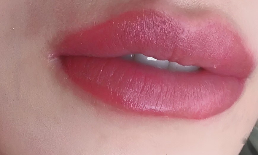 Image 5: Zachte, natuurlijke lipkleur met lipcontour permanente make-up