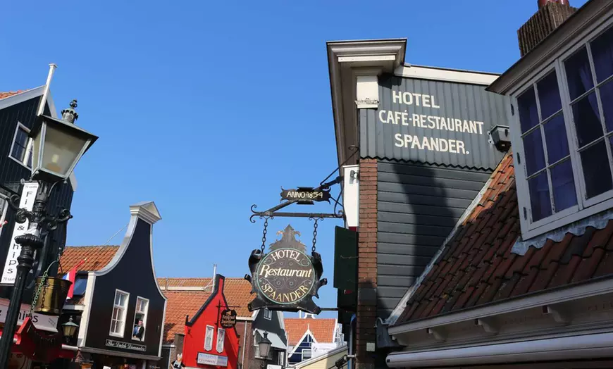 Image 2: Volendam, nabij Amsterdam: tweepersoons- of familiekamer met ontbijt