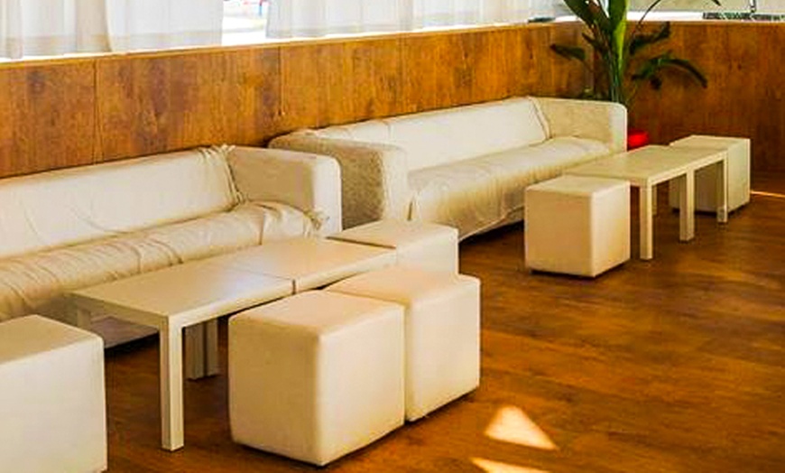 Image 14: Menu de caldero con entrantes, principales, postres y bebidas