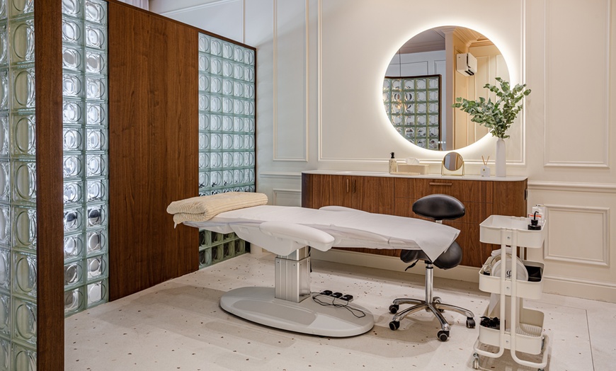 Image 1: Rehaussement, restructuration, soin visage, teinture cils ou browlift