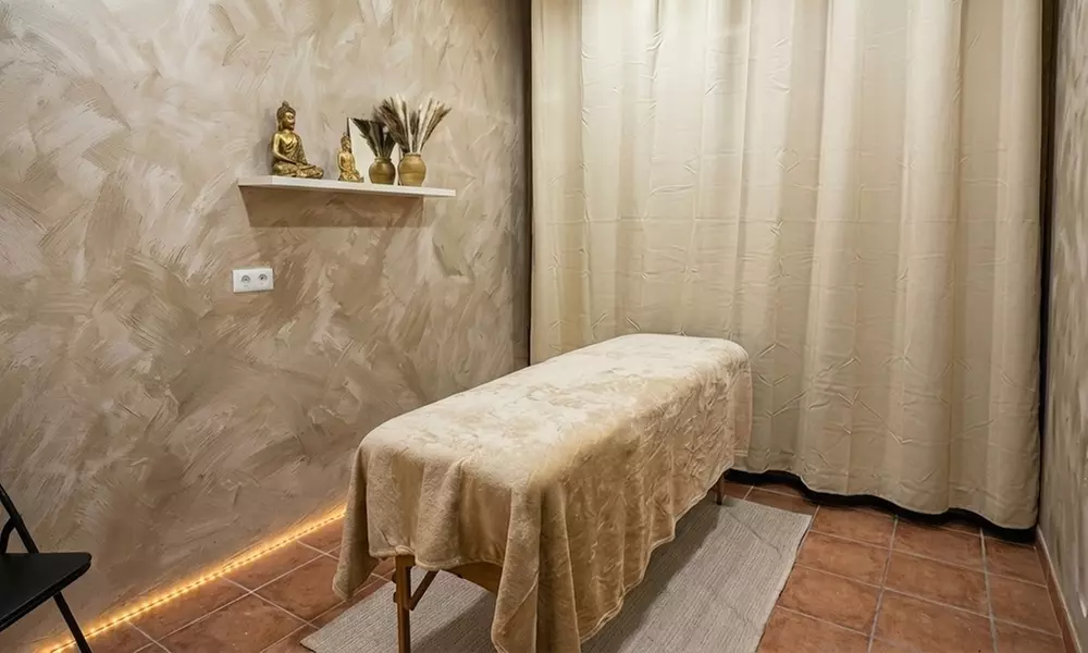 Masaje corporal completo de técnica relajante o descontracturante