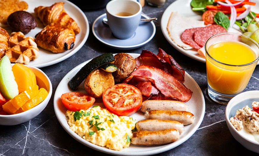 Image 6: Buffet Breakfast with Drinks