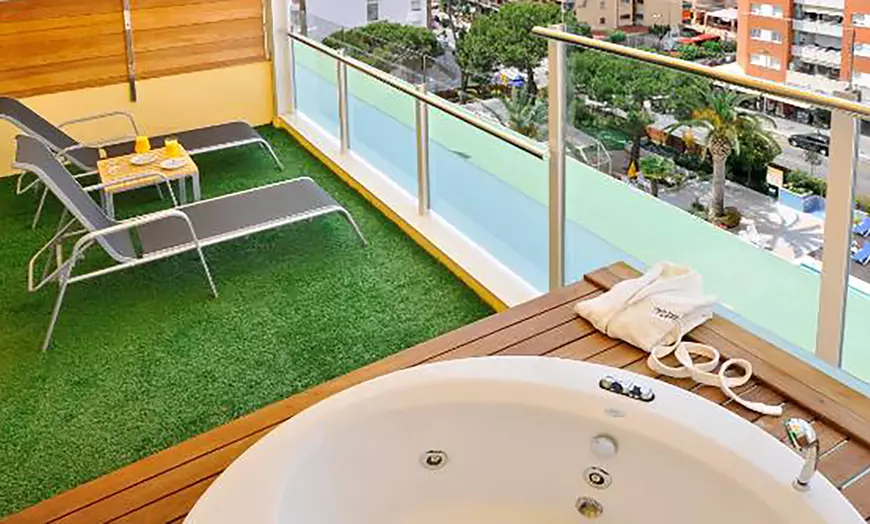 Image 13: Lloret de Mar: habitación doble con media pensión en hotel 4*