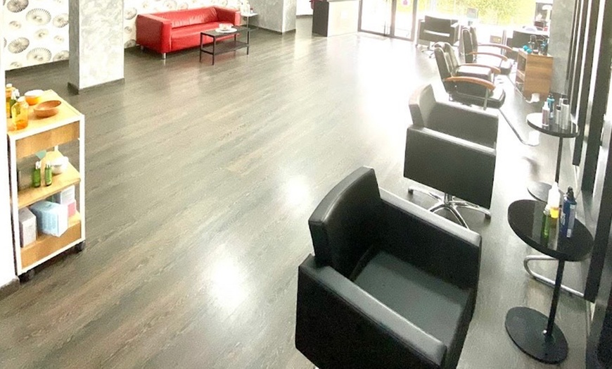 Image 6: Extensión de pestañas pelo a pelo con opción a depilación de cejas
