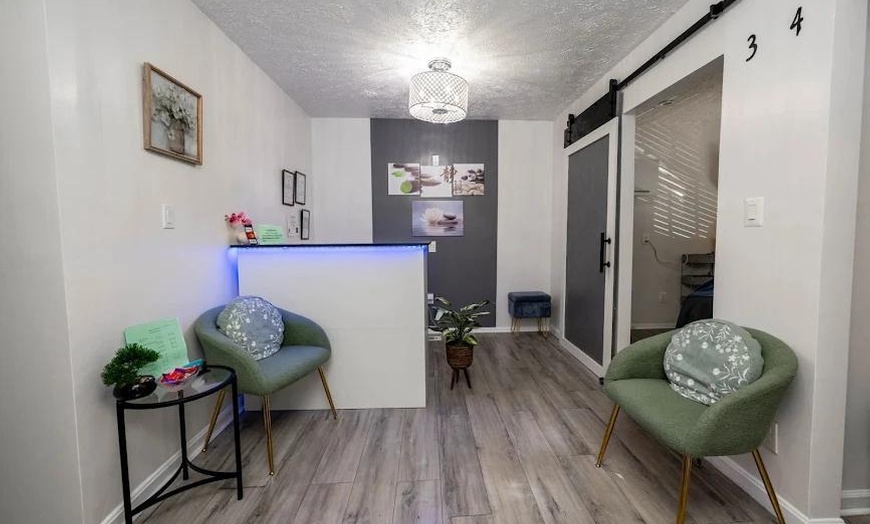 Image 4: 60/ 90-Min Swedish Massage, Aromatherapy & Oils, and Hot Stone Massage