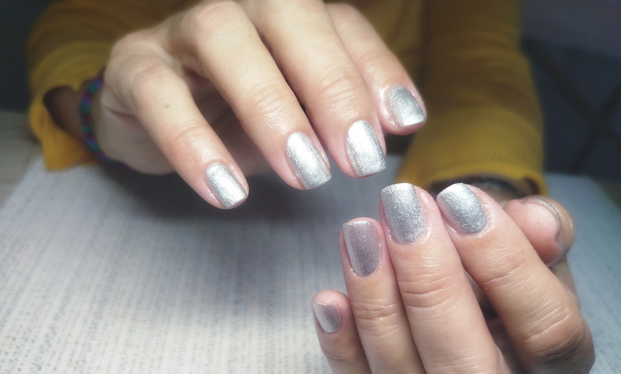 Image 3: Pose de vernis semi-permanent, dépose en option