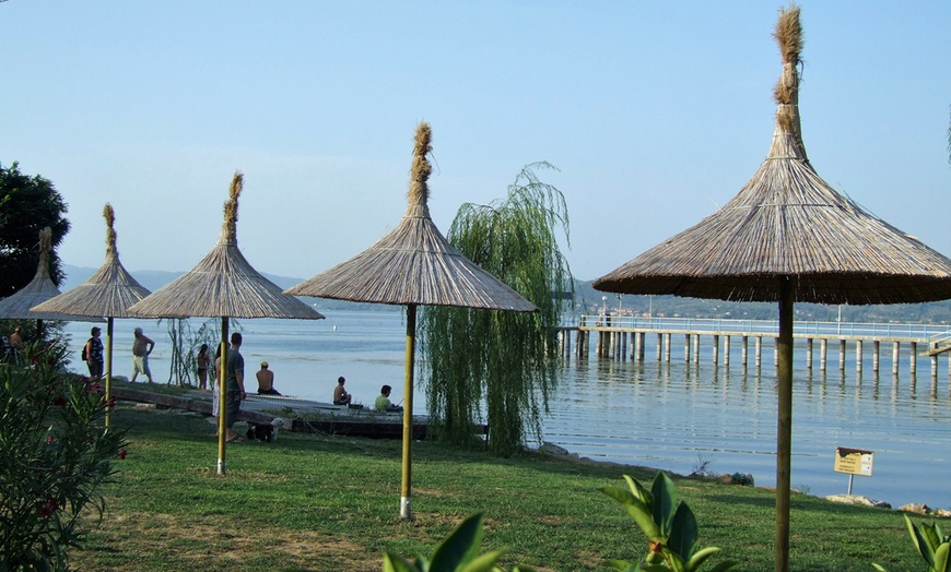 Image 4: Lago Trasimeno: fino a 7 notti in mobilhome, fino a 4 persone