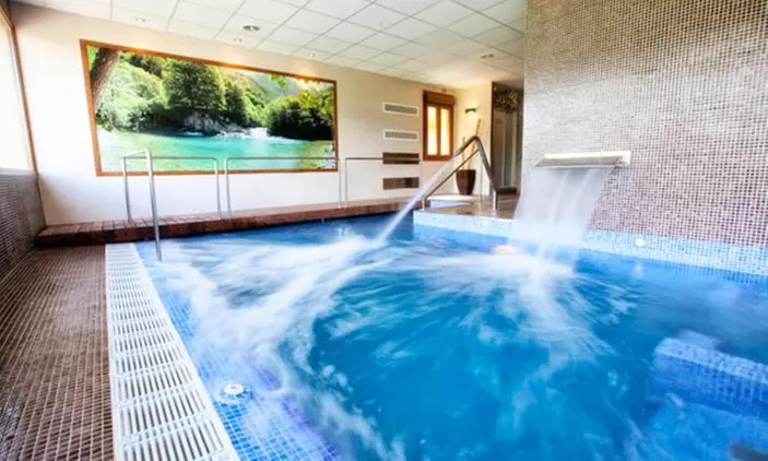 Picos de Europa: 1 o 2 noches con acceso de 1 hora al spa para 2 personas en el Hotel & Spa Villa de Mestas - Primary Image