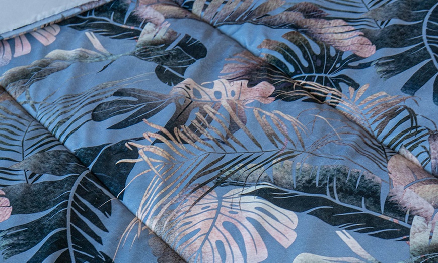 Image 28: Trapunta matrimoniale in velluto con stampa digitale