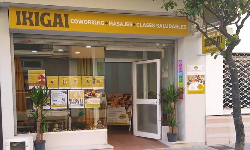 Image 5: Masaje relajante con aromaterapia o masaje Tacto Consciente