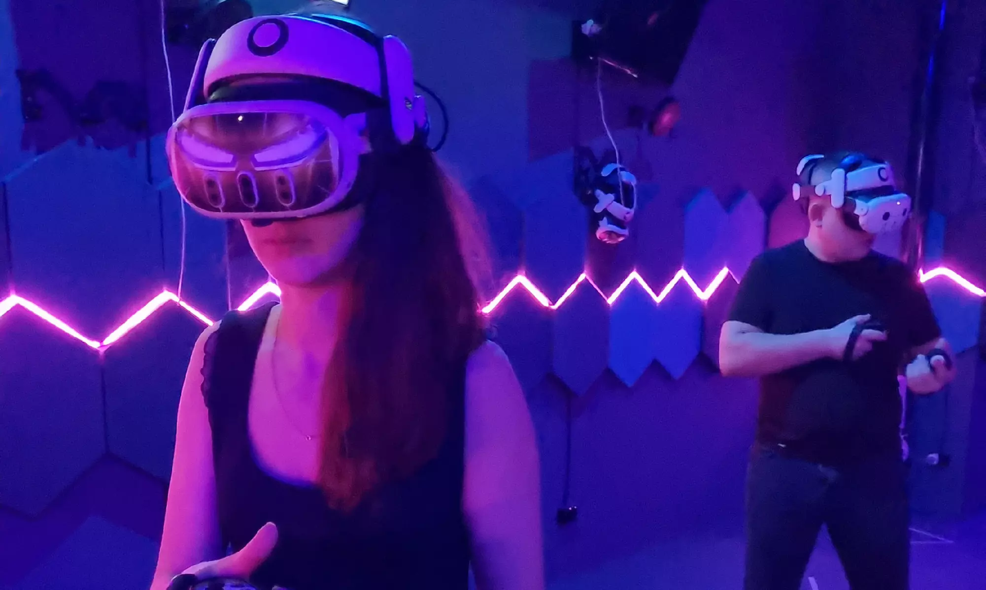 Zanurz się w wirtualnym świecie – 2 godziny emocji w NeoVR