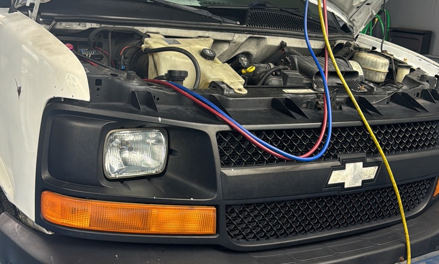 Image 6: A/C R134 Recharge with UV-Die included Auto Air Conditioning