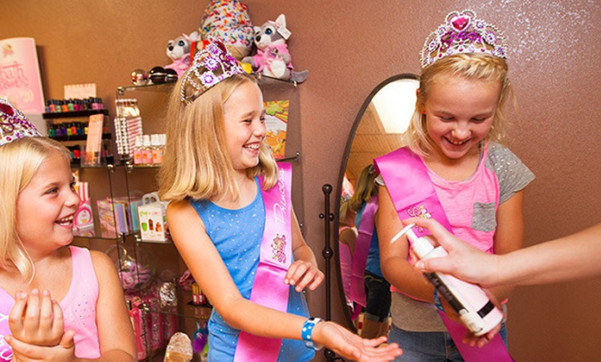 children-mani-pedi-spa-great-wolf-lodge-groupon