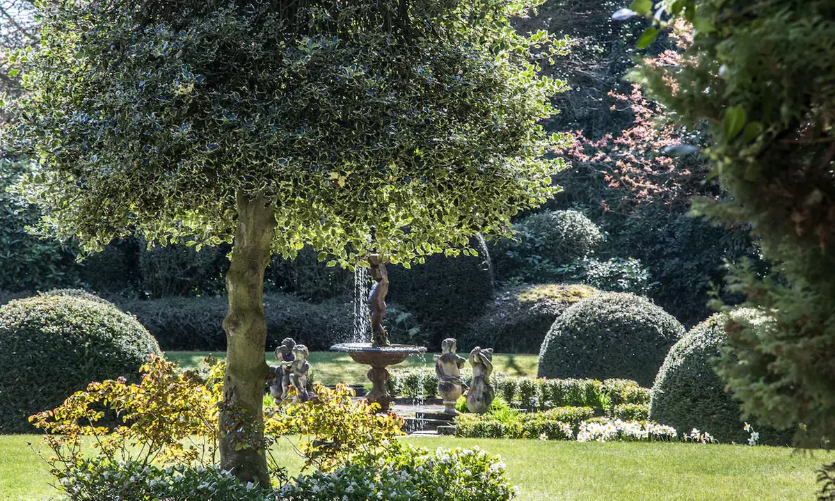 Cheshire: Executive Double Room with Breakfast and Bottle of Prosecco