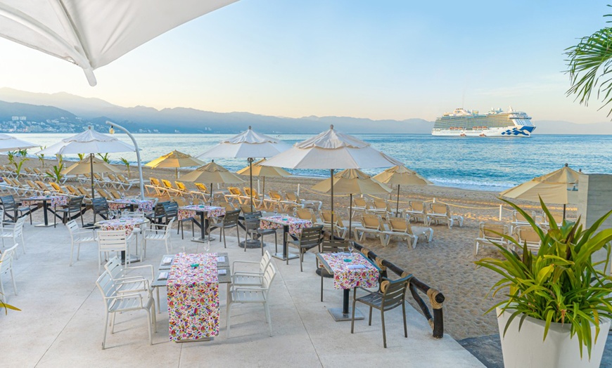 Image 13: ✈4-Night All-Incl. Krystal Grand Puerto Vallarta from Travel by Jen