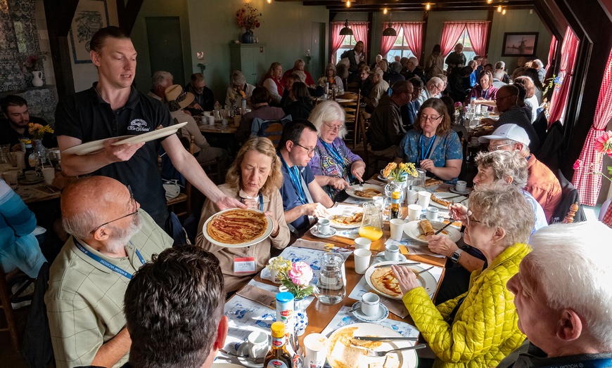 Image 12: Zaanse Schans Tour: vanuit Amsterdam in een Hop On Hop Off Holland bus