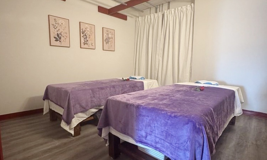 Image 1: Get 60, or 90 Min Solo or Couples Massage w/ Aromatherapy & Hotstones 
