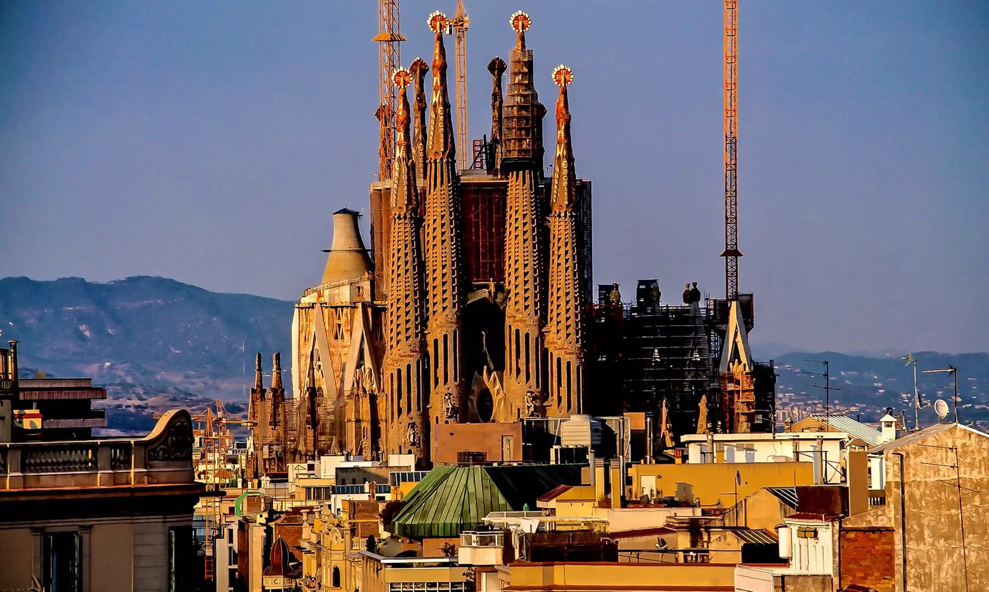 ✈ 6-Day Spain: Barcelona Getaway w/ Air from TripToGo