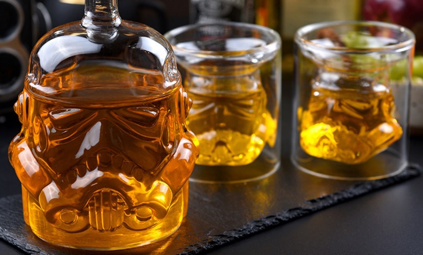 Image 2: Star Wars-Inspired Glass Whisky Decanter Set - 750ml 