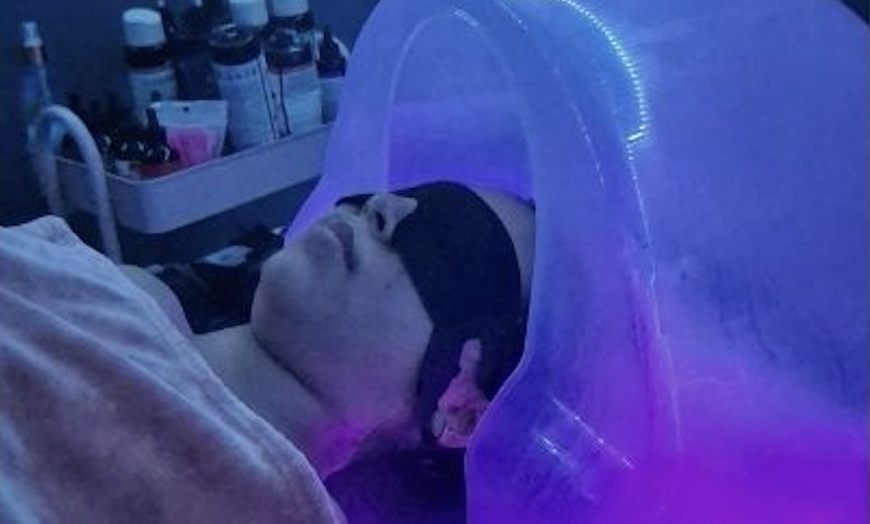Image 4: Luxury Head Spa Treatment w/Massage on Neck/Scalp + Mini-Facial Mask