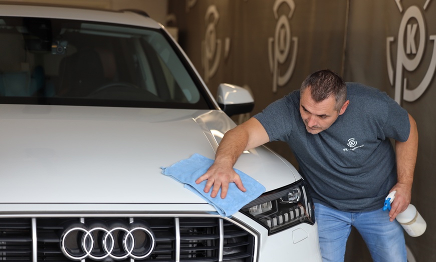 Image 3: Innen- od. Außenreinigung „Basic“ / „Intensiv“ für 1 Mittelklassewagen