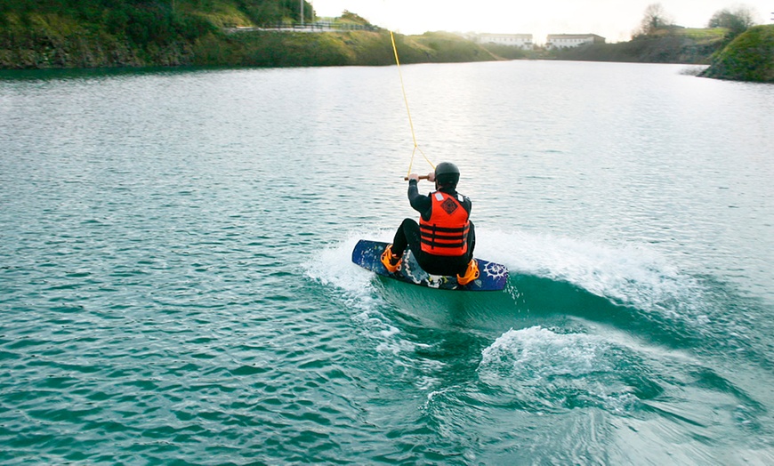 Image 1: Wakeboarding Lesson €25