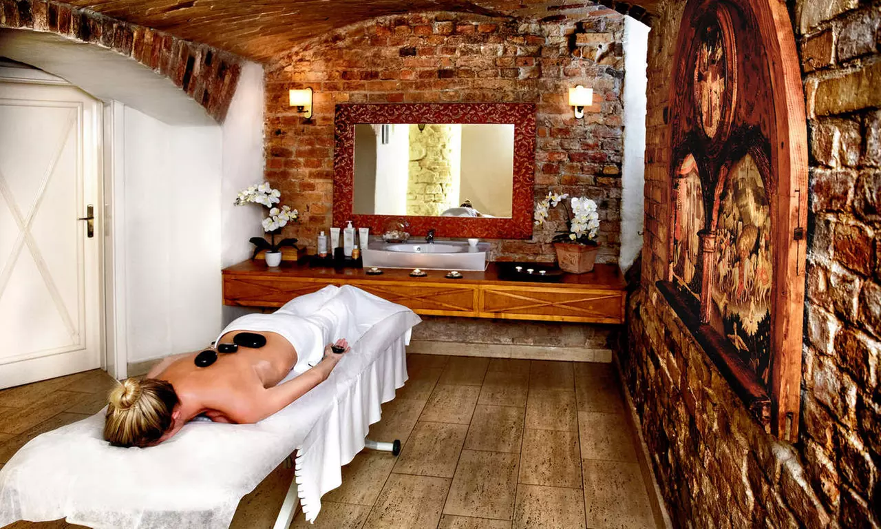 Niederschlesien: Doppelzimmer mit Halbpension auf dem Schloss