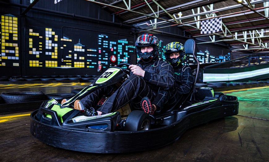 Image 4: Ultimate Group Karting 1X10 Min Ride & License for 1,2,4 or 6  Persons