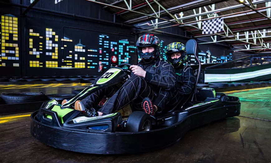 Image 4: Ultimate Group Karting 1X10 Min Ride & License for 1,2,4 or 6  Persons