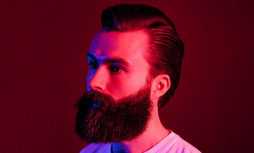 Image 3: Gentlemen's Haircut With a Beer 